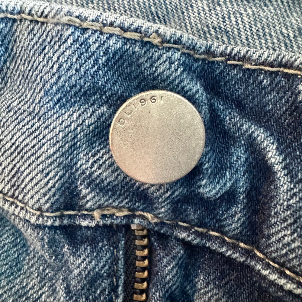 DL1961 Hepburn Wide-Leg Distressed Hem Jeans - Size 29 - Picture 10 of 14